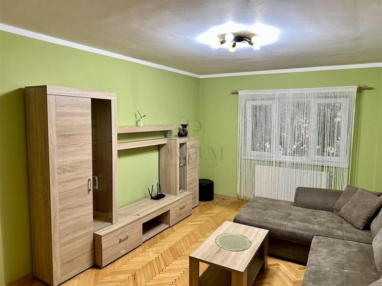 Apartament cu 3 camere decomandat, mobilat în Lipovei