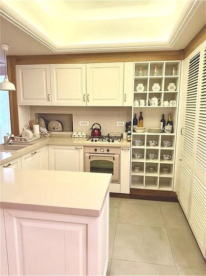 Apartament cu 3 camere semidecomandat, mobilat în Floreasca