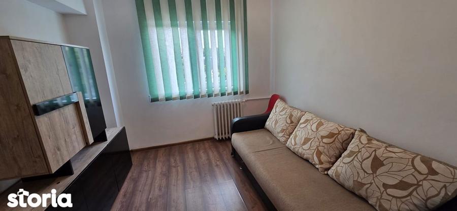 Apartament cu 3 camere decomandat în Circumvalațiunii
