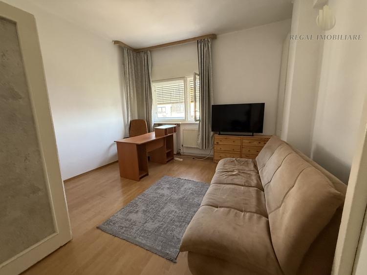 Apartament cu 2 camere decomandat, mobilat în Universitate