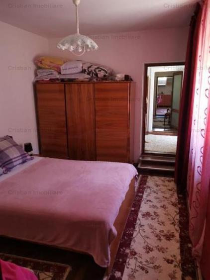 Casă cu 3 camere cu Canalizare în Central