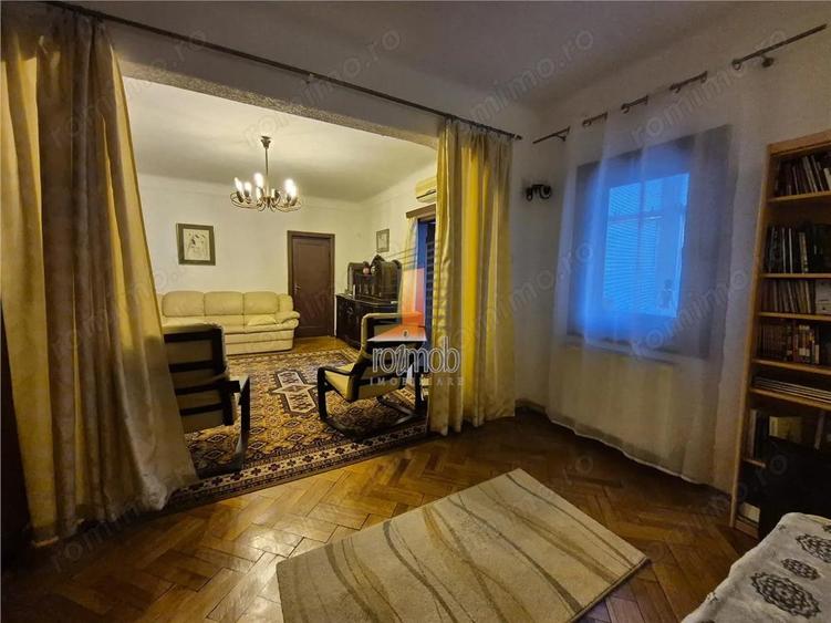 Apartament cu 6 camere în Turda