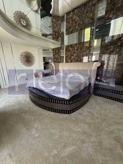 Apartament cu 4 camere decomandat, mobilat în Tineretului