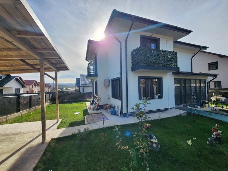 Casă individuală cu 4 camere cu Teren 380 Mp în Lunca Cetățuii