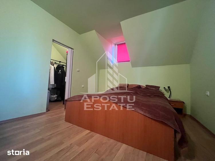 Casă cu 3 camere cu Teren 1400 Mp în Secusigiu