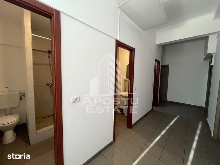 Casă cu 5 camere cu Teren 320 Mp în Aradul Nou