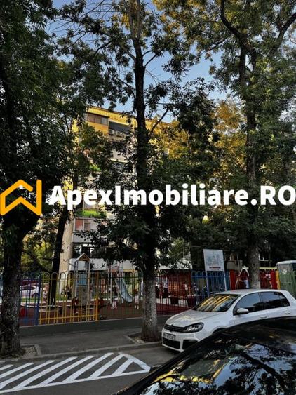 Apartament cu 2 camere decomandat în Eroii Revoluției