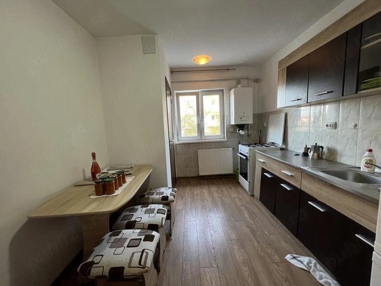 Apartament cu 4 camere decomandat în Zorilor