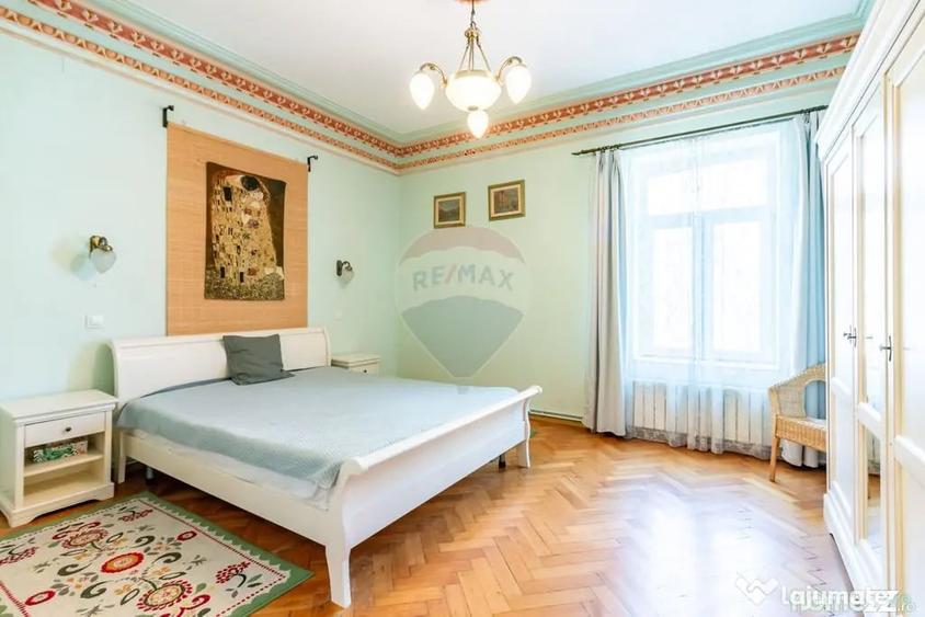 Apartament cu 4 camere decomandat în Amzei