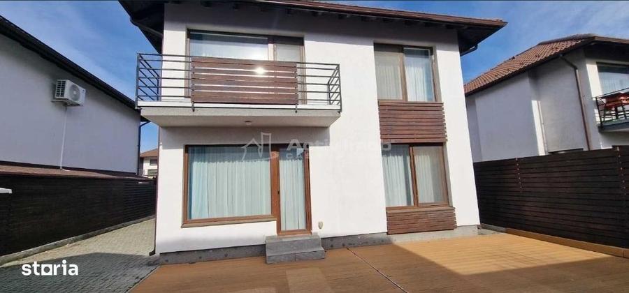 Casă cu 4 camere cu Teren 300 Mp în Central