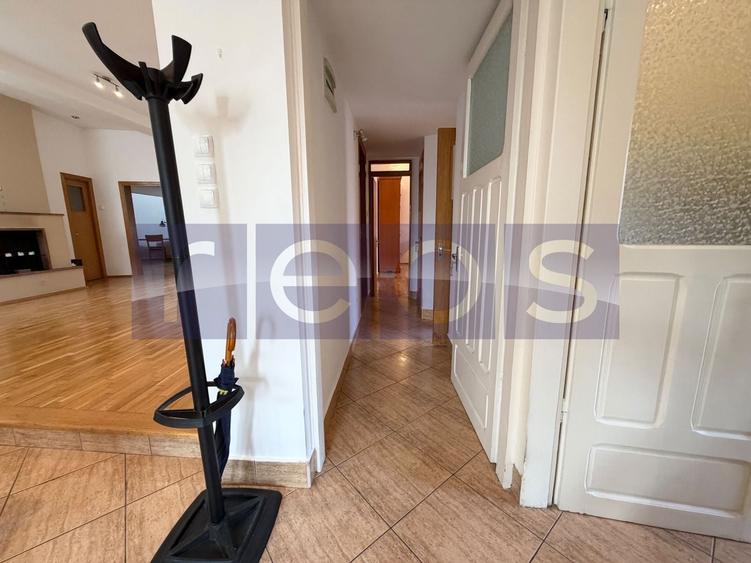 Apartament cu 3 camere semidecomandat, mobilat în Primăverii