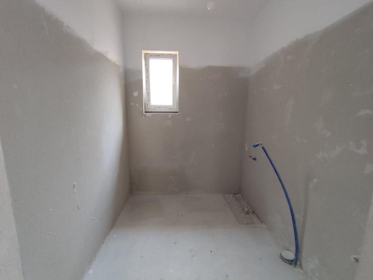 Casă individuală cu 4 camere cu Teren 350 Mp în Cugir