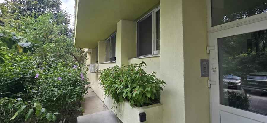 Apartament cu 2 camere semidecomandat în Tei