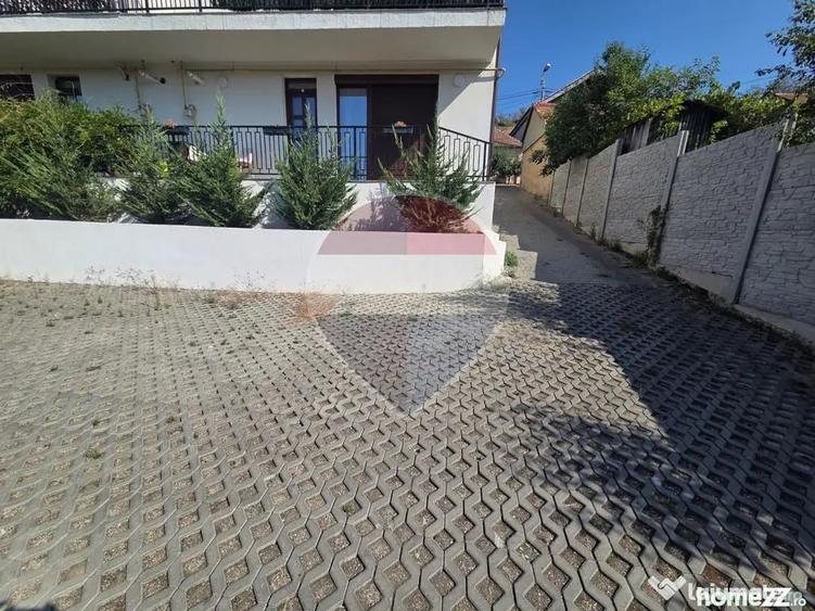 Apartament cu 3 camere decomandat în Spitalul Județean