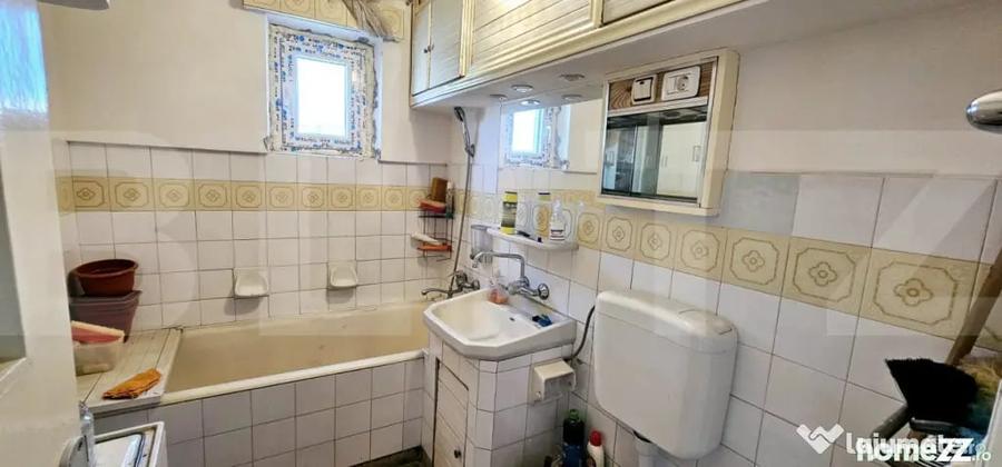Apartament cu 3 camere decomandat în Lenin