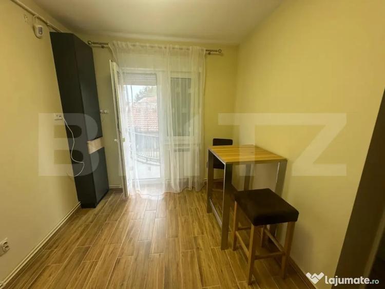 Apartament cu 4 camere decomandat în Titulescu