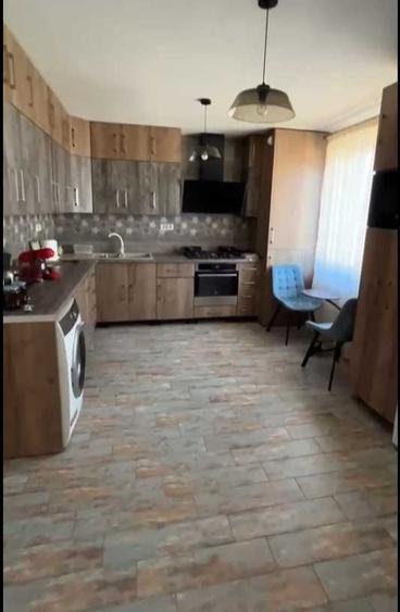 Casă cu 4 camere în Popoveni