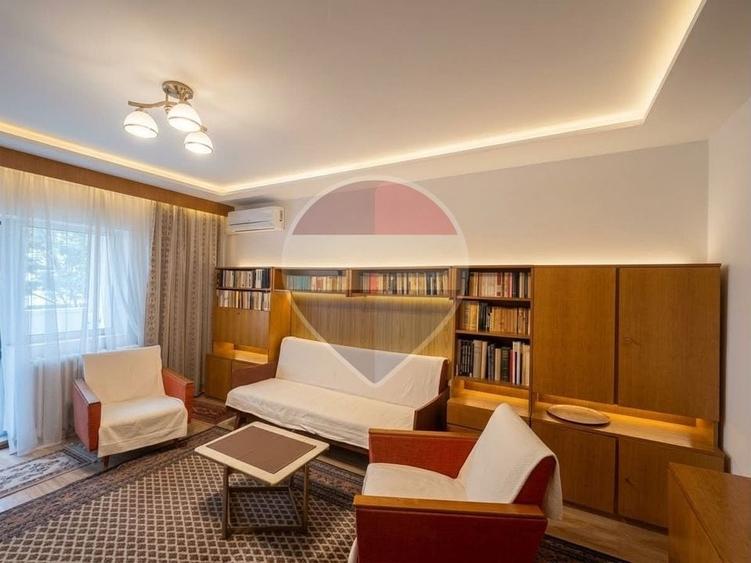 Apartament cu 4 camere decomandat, mobilat în Tei