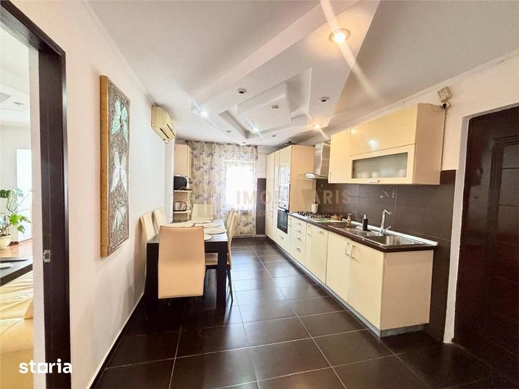 Apartament cu 3 camere în Traian