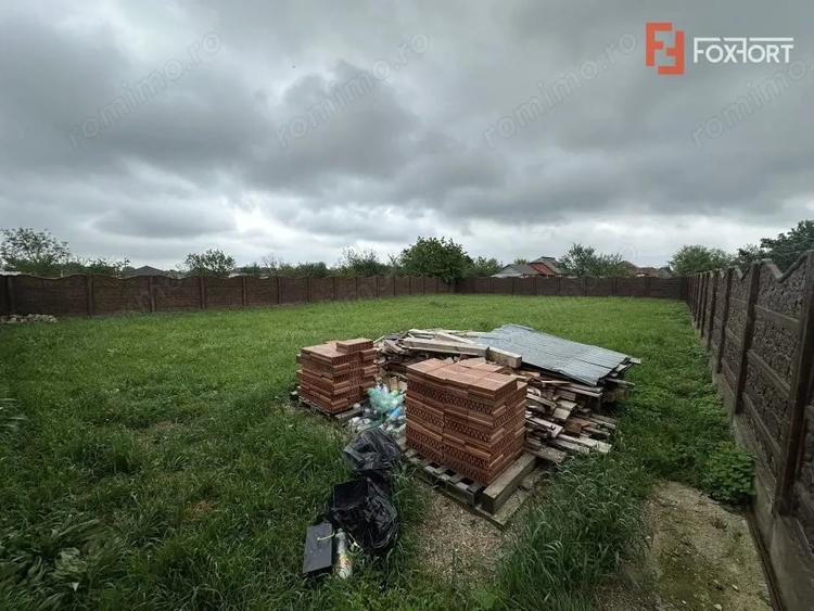 Casă cu 12 camere cu Teren 1560 Mp în Bucovăț (Remetea Mare)