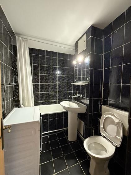 Apartament cu 4 camere decomandat în Lăpuș