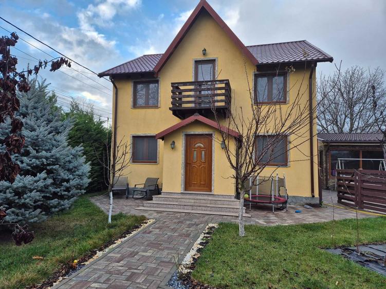 Casă cu 4 camere în Central