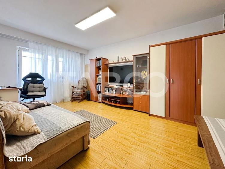 Apartament cu 4 camere decomandat, mobilat în Bulgaria