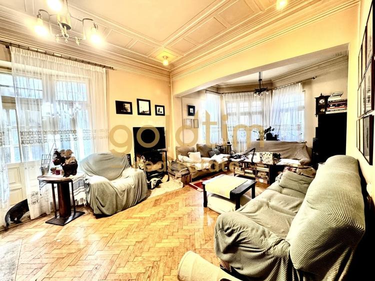 Apartament cu 5 camere decomandat în Armeneasca