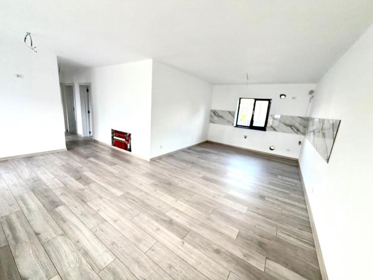 Casă cu 4 camere cu Teren 400 Mp în Hemeiuș