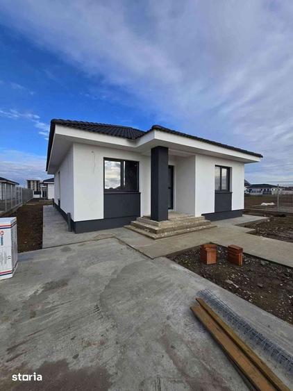 Casă cu 4 camere cu Teren 400 Mp în Central