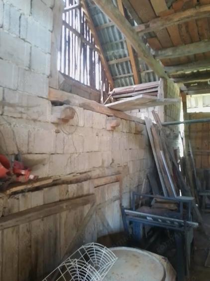 Casă cu 2 camere în Almașu