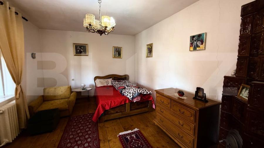 Casă cu 5 camere cu Teren 382 Mp în Pietroșița
