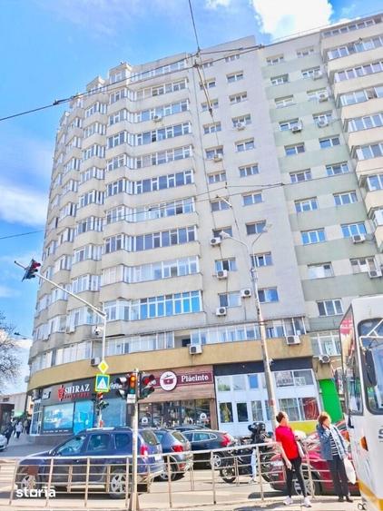 Apartament cu 4 camere semidecomandat, mobilat în Tei