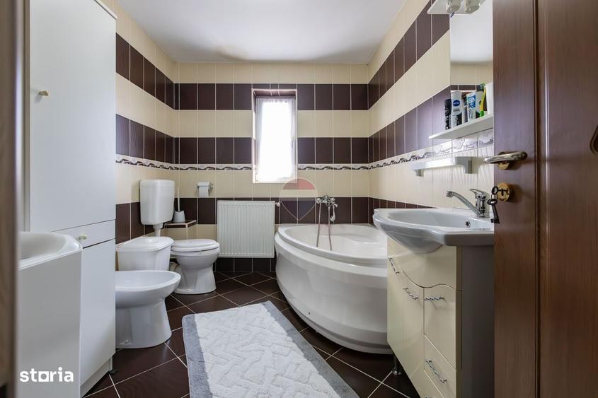 Casă cu 4 camere în Itești