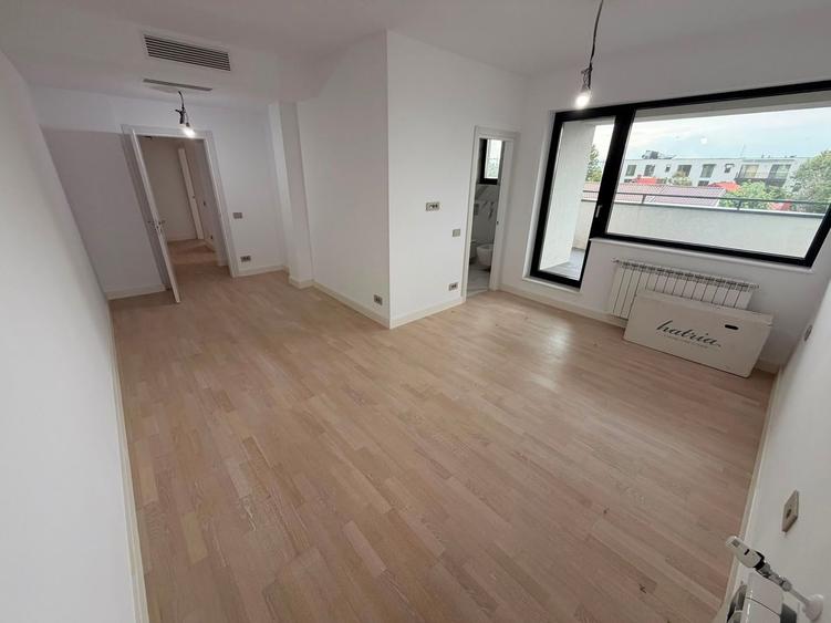 Apartament cu 4 camere decomandat în Iancu Nicolae
