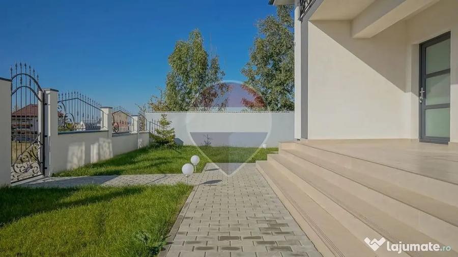 Casă cu 5 camere cu Teren 400 Mp în Bunloc