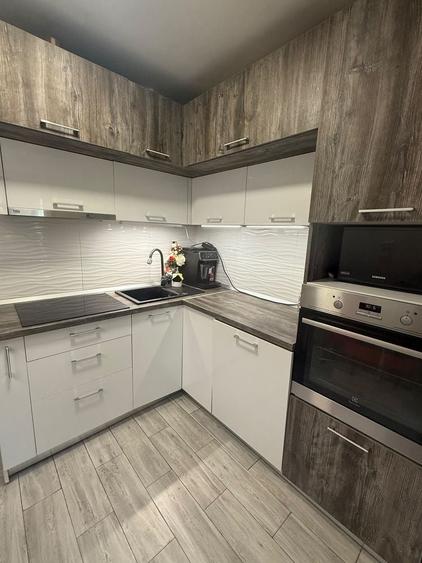 Apartament cu 3 camere decomandat în Rogerius