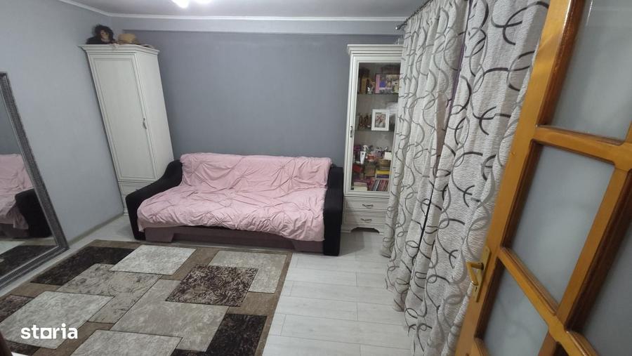 Casă cu 3 camere decomandat cu Teren 100 Mp în Brătianu