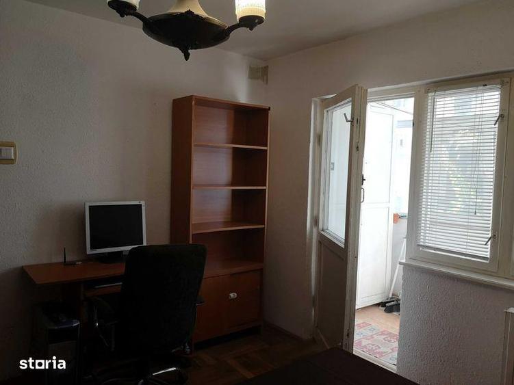 Apartament cu 3 camere decomandat în Casa de Cultură