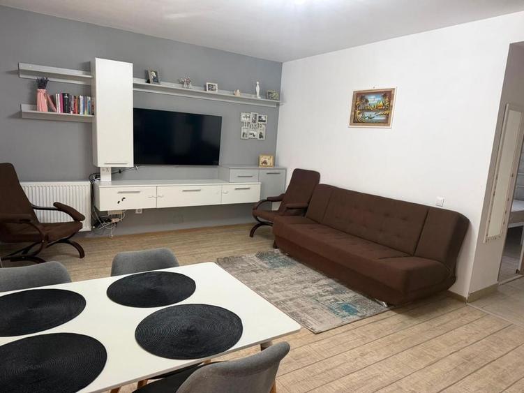 Apartament cu 2 camere decomandat în Florești