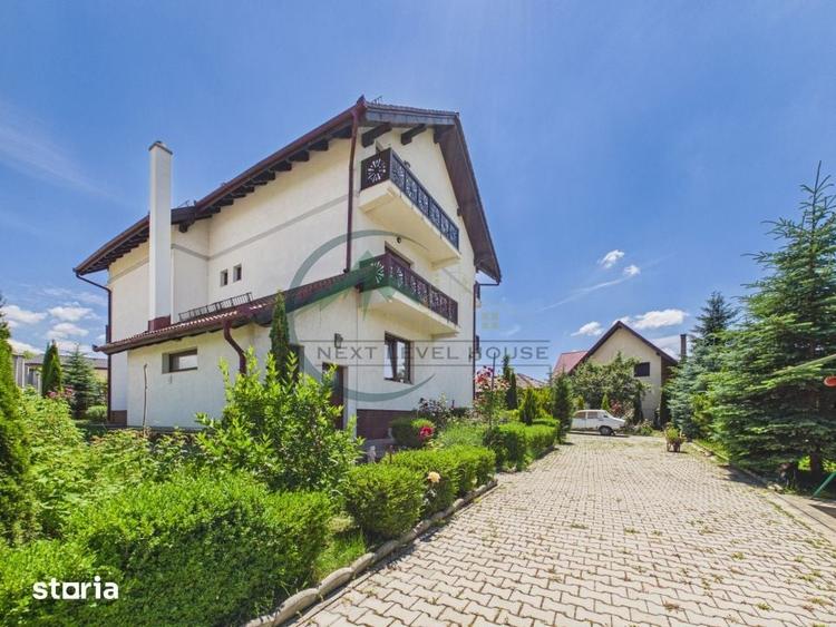 Casă cu 10 camere cu Teren 1009 Mp în Central