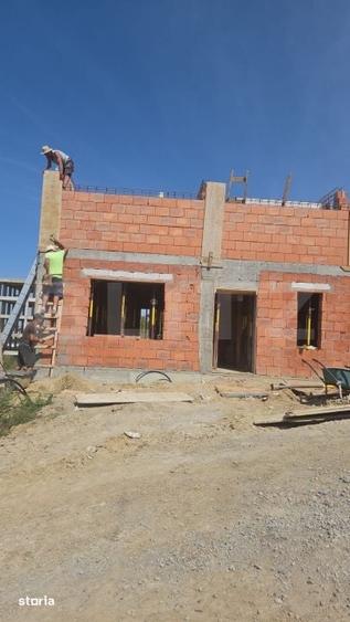 Casă cu 3 camere cu Teren 354 Mp în Bârnova