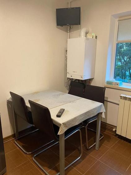 Apartament cu 3 camere decomandat, mobilat în Brâncoveanu