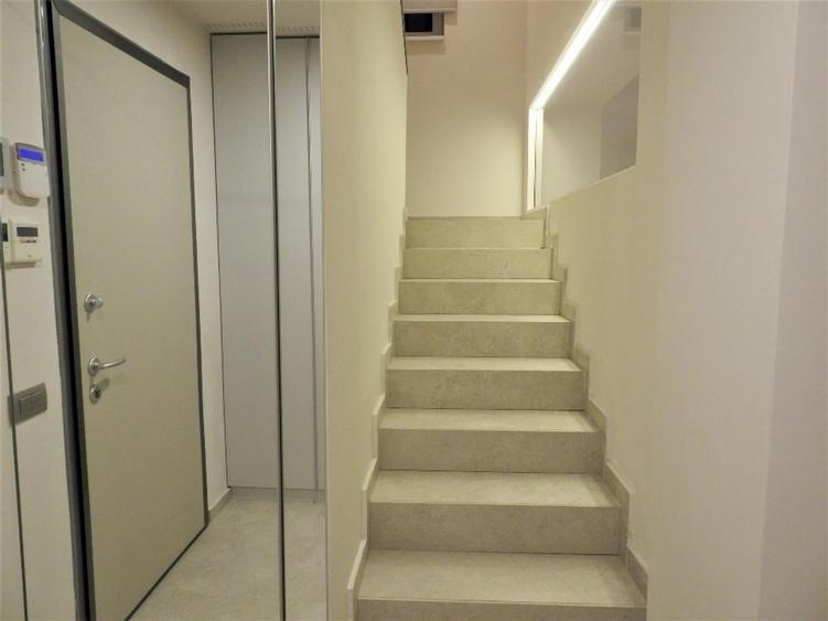 Apartament cu 3 camere decomandat, mobilat în Iancu Nicolae