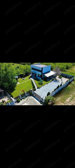 Casă cu 3 camere cu Teren 698 Mp în Central
