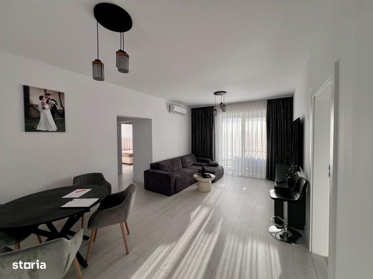Apartament cu 3 camere semidecomandat în Central