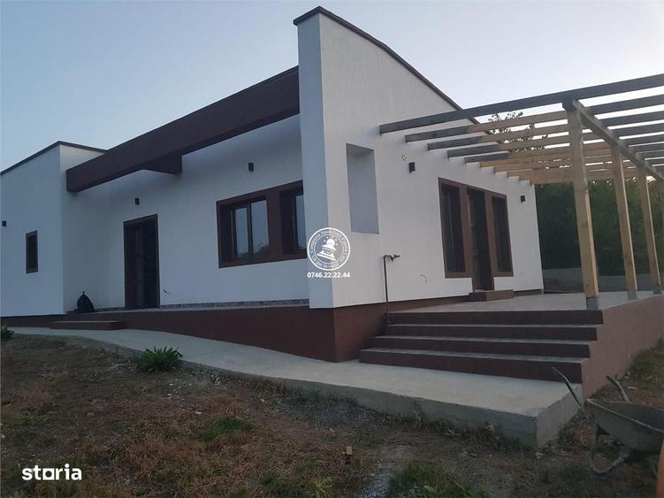 Casă cu 4 camere în Tomești