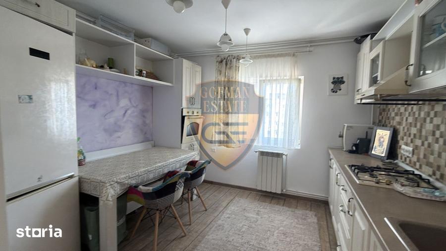 Apartament cu 3 camere decomandat, mobilat în Inel II