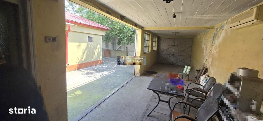 Casă cu 10 camere cu Teren 400 Mp în Palas