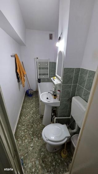 Garsonieră în Est